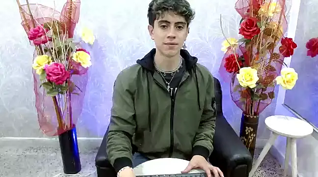 Snapshot of star_boyxx chatting on 4, 3, 2025 star boyxx online show from 4, 3, 2025