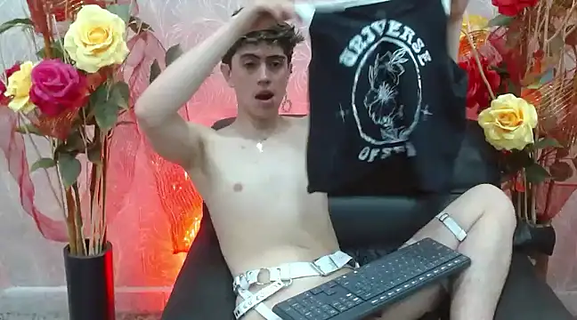 Snapshot of star_boyxx chatting on 8, 3, 2025 star boyxx online show from 8, 3, 2025