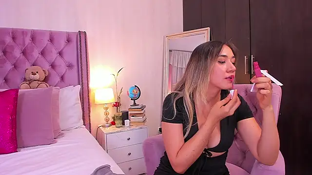 natashaleightt online show from 25, 2, 2025