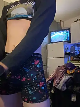 Polaroid White online show from 29, 11, 2025