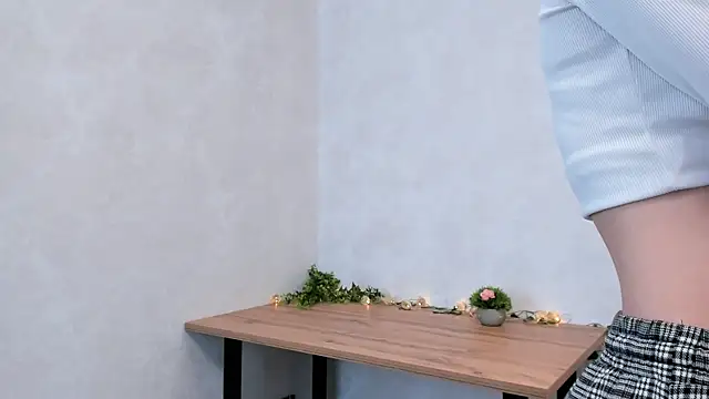 FloraEves online show from 1, 3, 2025