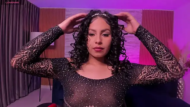 hannah thomson  online show from 21, 10, 2025