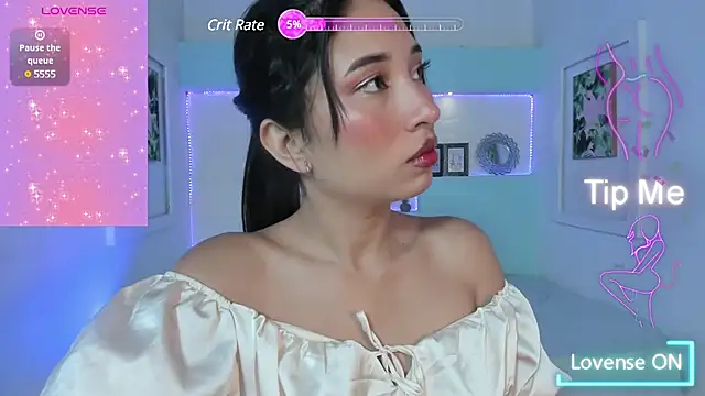 kylieWest7 online show from 4, 3, 2025