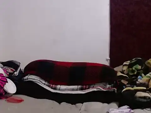 Hotmodel1984 online show from 9, 12, 2024