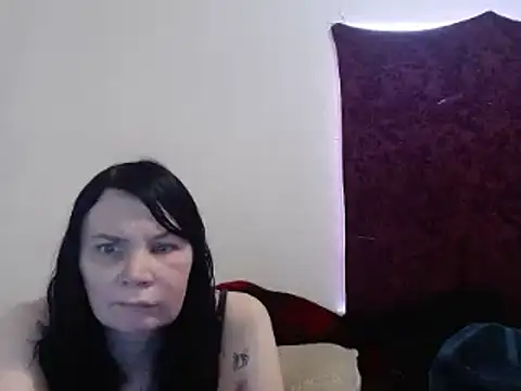 Hotmodel1984 online show from 30, 1, 2025