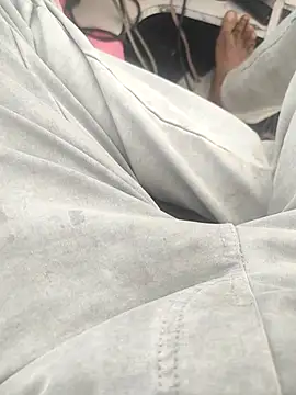 Snapshot of bbclip chatting on 14, 11, 2025 bbclip online show from 14, 11, 2025