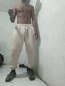 Snapshot of aventuraparatiM_o_r_e chatting on 25, 2, 2025 aventuraparatiM o r e online show from 25, 2, 2025