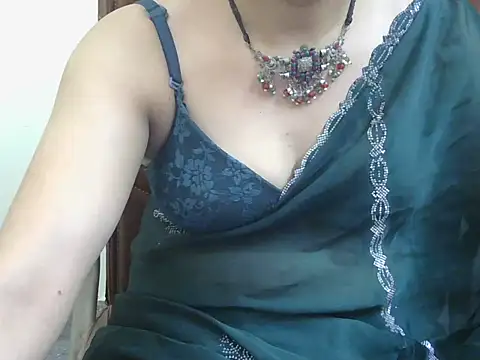 Snapshot of Lovely_Manvi chatting on 4, 10, 2025 Lovely Manvi online show from 4, 10, 2025