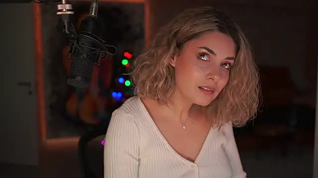  Allie  online show from 14, 12, 2025