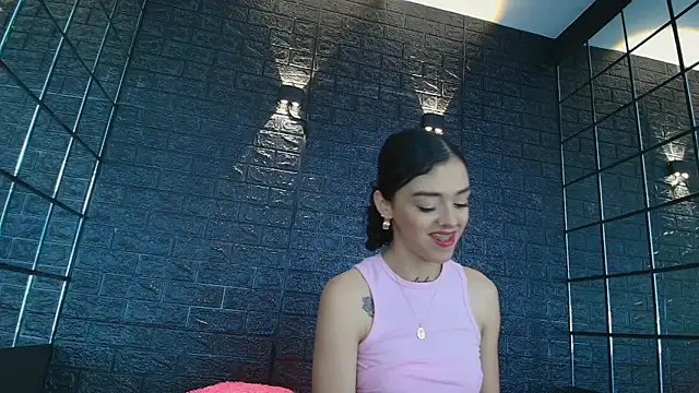 Snapshot of Vaiolett_Smith chatting on 28, 2, 2025 Vaiolett Smith online show from 28, 2, 2025