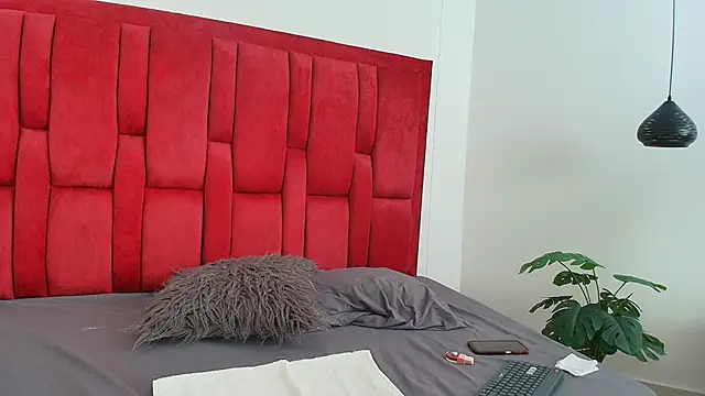 Snapshot of Vaiolett_Smith chatting on 1, 3, 2025 Vaiolett Smith online show from 1, 3, 2025