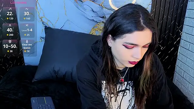 Snapshot of MaeveKuro chatting on 24, 2, 2026 MaeveKuro online show from 24, 2, 2026