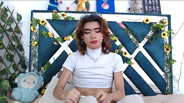 Snapshot of charly__evans chatting on 15, 10, 2025 charly evans online show from 15, 10, 2025