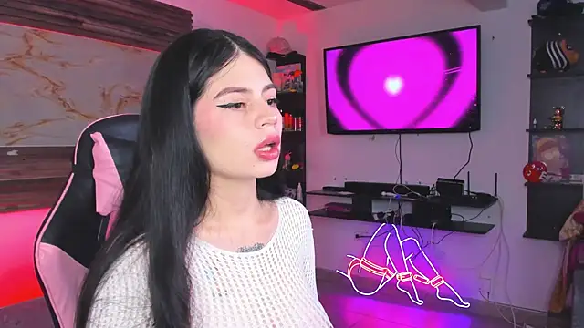 Snapshot of Cloe_roouse chatting on 21, 11, 2025 Cloe roouse online show from 21, 11, 2025