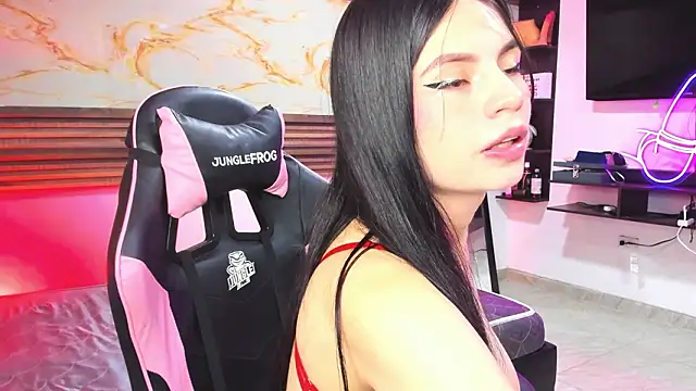 Snapshot of Cloe_roouse chatting on 8, 3, 2026 Cloe roouse online show from 8, 3, 2026