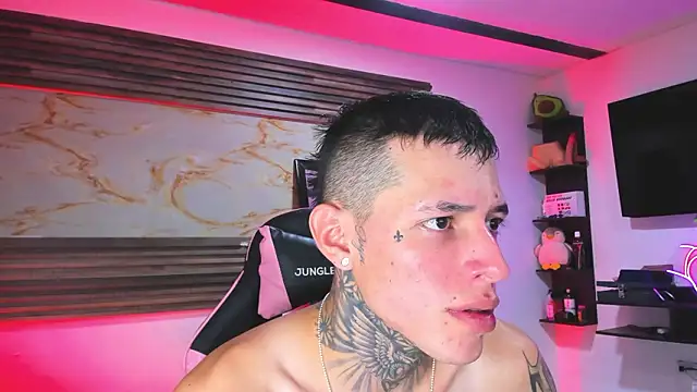 Snapshot of Cloe_roouse chatting on 15, 3, 2026 Cloe roouse online show from 15, 3, 2026