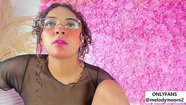 Melodymoore  online show from 3, 12, 2025