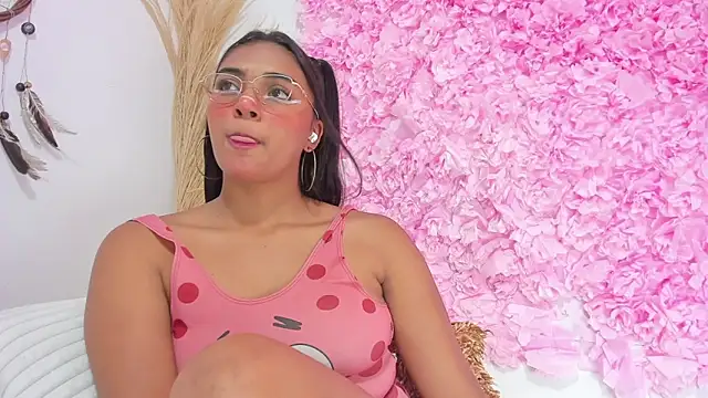 Melodymoore  online show from 5, 2, 2026