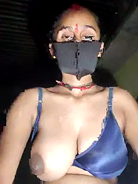 Snapshot of Divya_Chandok chatting on 6, 10, 2025 Divya Chandok online show from 6, 10, 2025