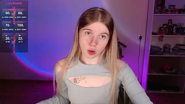 Strawberry juli online show from 11, 5, 2026