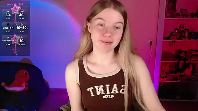 Strawberry juli online show from 18, 5, 2026