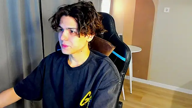 Snapshot of TravisRevas chatting on 28, 2, 2026 TravisRevas online show from 28, 2, 2026