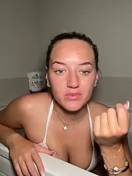 MissMaisiex online show from 4, 10, 2025