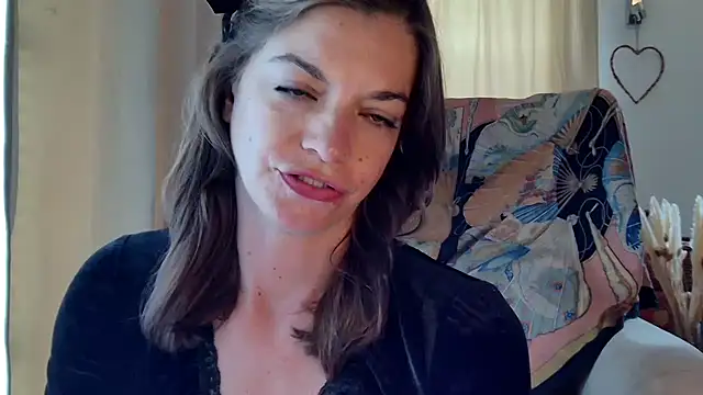 Snapshot of Rosemarie_Blu chatting on 7, 6, 2026 Rosemarie Blu online show from 7, 6, 2026