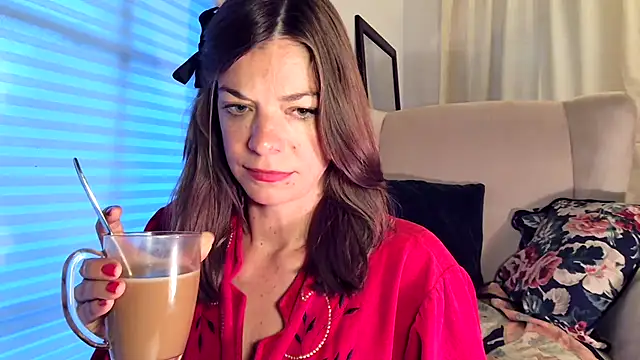 Snapshot of Rosemarie_Blu chatting on 8, 6, 2026 Rosemarie Blu online show from 8, 6, 2026