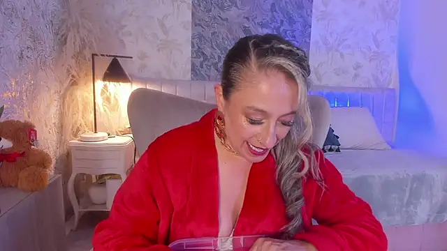 Liannaa  online show from 10, 11, 2025