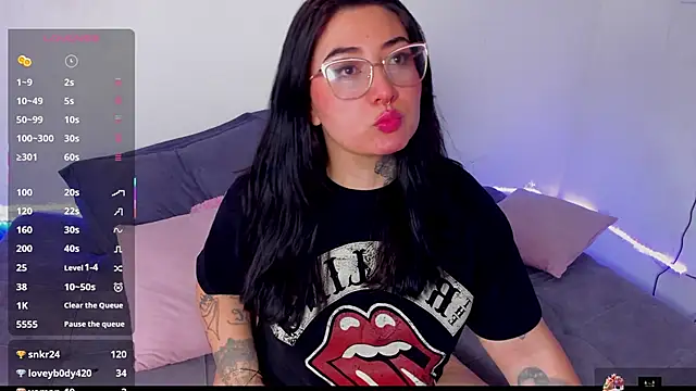 Curvybaddie99 online show from 8, 1, 2026