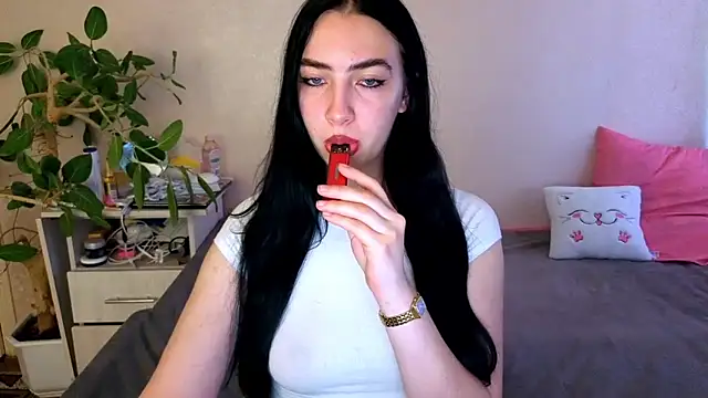 WildKittenX  online show from 11, 6, 2026