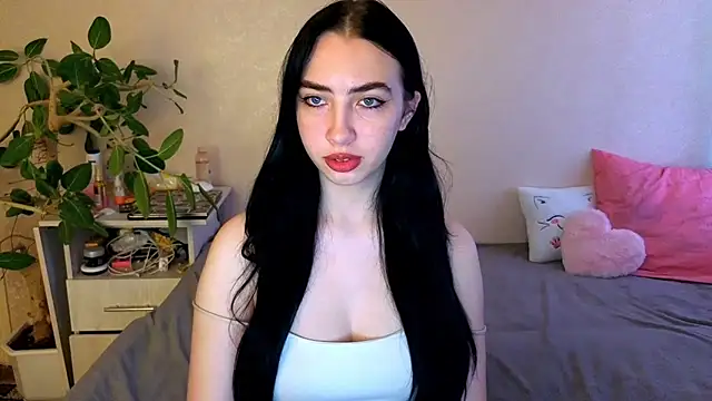WildKittenX  online show from 19, 6, 2026