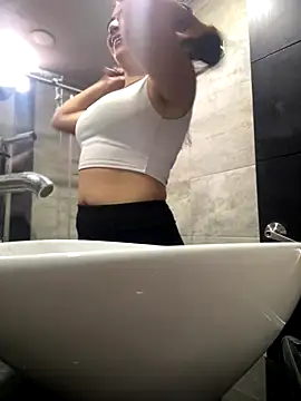 Snapshot of Mila_LS chatting on 4, 10, 2025 Mila LS online show from 4, 10, 2025