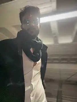 YJeromZCoxk online show from 11, 3, 2025