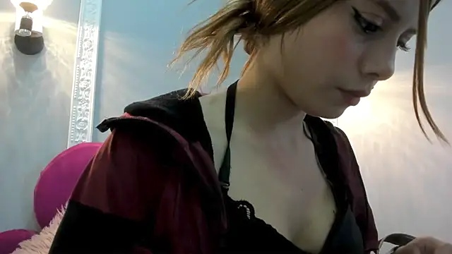 Bonniie 22 online show from 12, 3, 2026