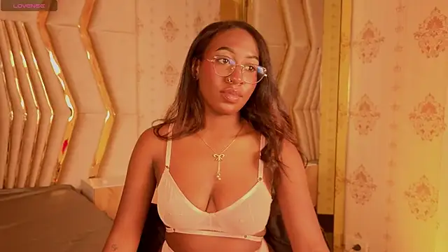 Snapshot of Qeen_blackk chatting on 6, 2, 2026 Qeen blackk online show from 6, 2, 2026