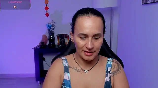 Snapshot of Sara_Charmy chatting on 4, 6, 2026 Sara Charmy online show from 4, 6, 2026