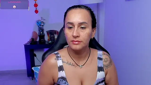 Snapshot of Sara_Charmy chatting on 7, 6, 2026 Sara Charmy online show from 7, 6, 2026