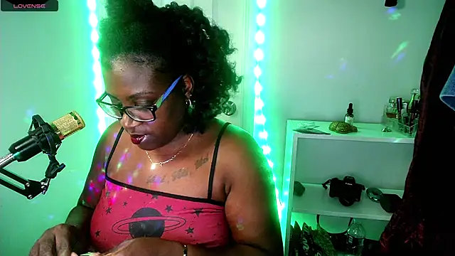 lovelyenigma365 online show from 13, 1, 2026