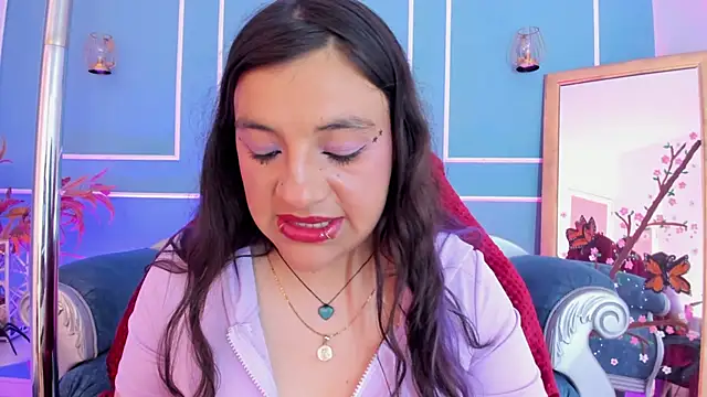 TaraTaylorr online show from 4, 6, 2026