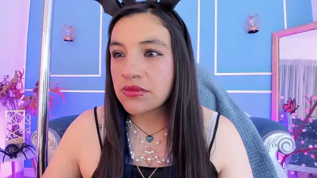 TaraTaylorr online show from 11, 6, 2026