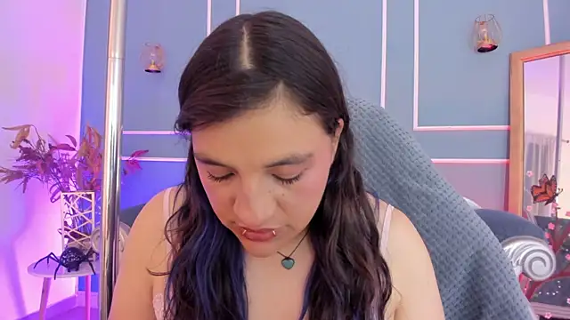 TaraTaylorr online show from 13, 7, 2026