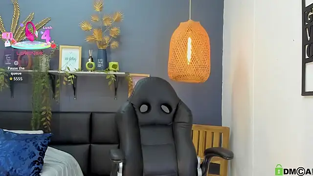 yessila parker online show from 15, 1, 2026