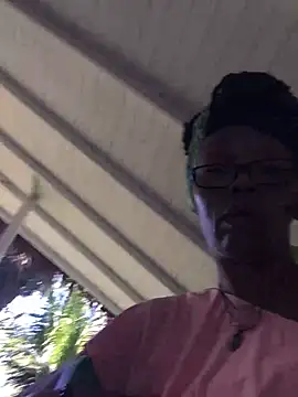 Snapshot of Ladyzee25 chatting on 15, 9, 2025 Ladyzee25 online show from 15, 9, 2025