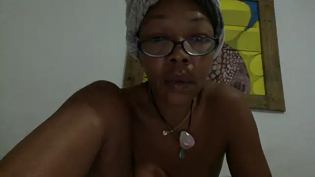 Snapshot of Ladyzee25 chatting on 19, 9, 2025 Ladyzee25 online show from 19, 9, 2025