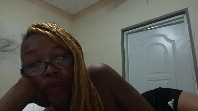 Ladyzee25 online show from 19, 10, 2025