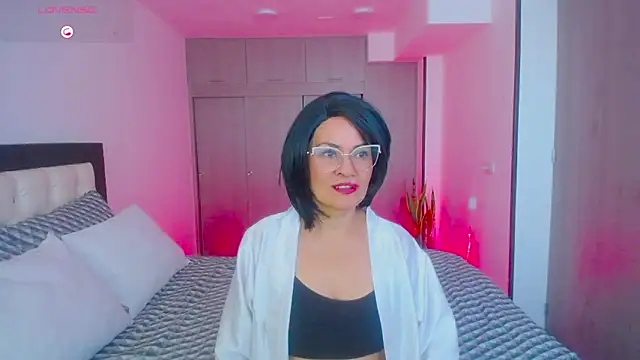 Snapshot of CarolinneFiotti chatting on 22, 9, 2025 CarolinneFiotti online show from 22, 9, 2025
