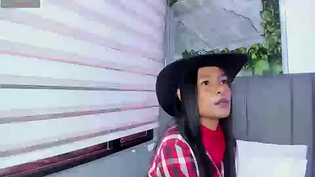 Fernanda liie  online show from 14, 10, 2025