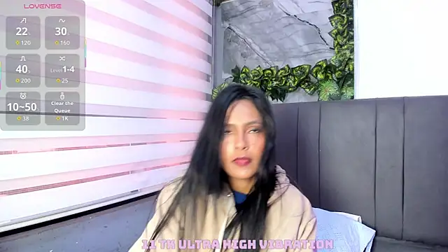 Fernanda liie  online show from 11, 11, 2025